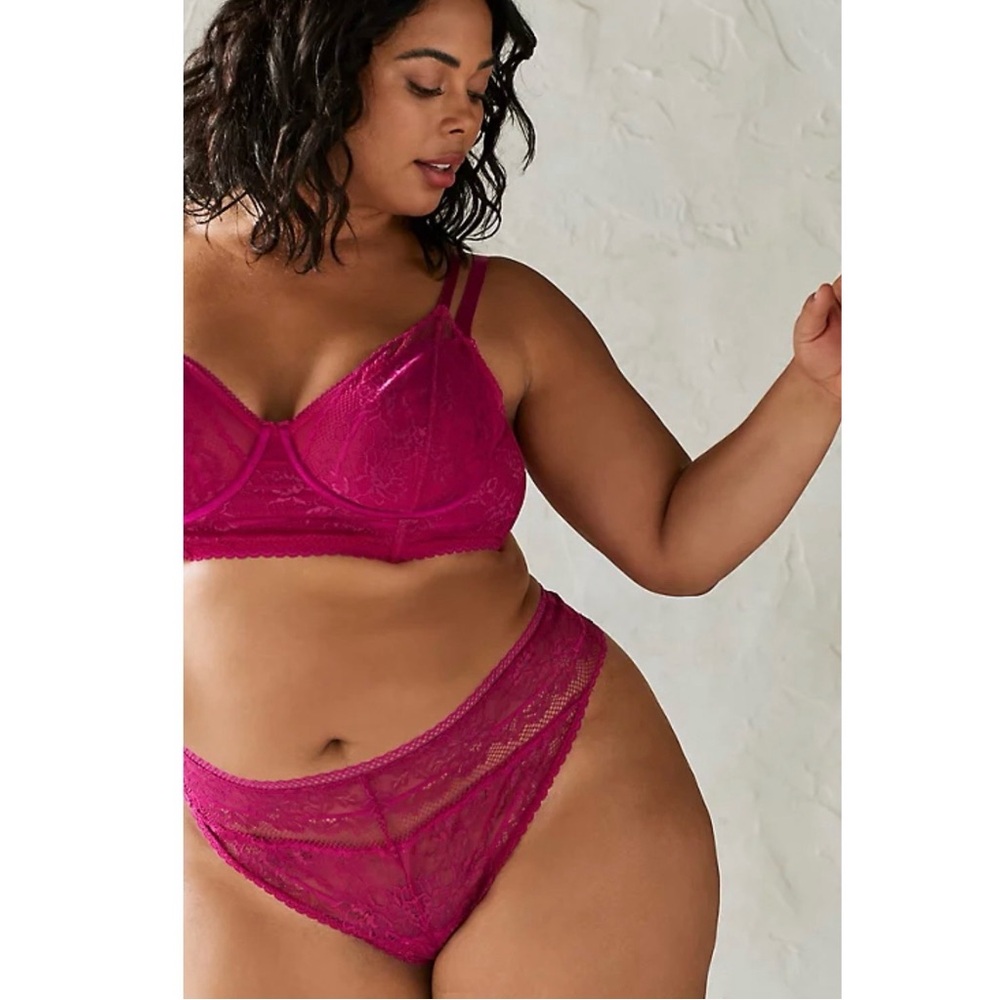 Torrid Elegant Lace Women's Thong Panties - Fuchsia NWT SZ 1X, 2X - Picture 2 of 13